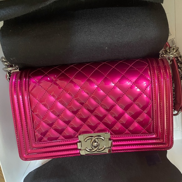 STUNNING RARE CHANEL METALLIC HOT PINK BOY BAG - Picture 8 of 13